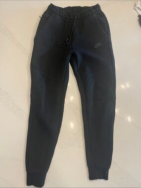 black nike tech pants size s